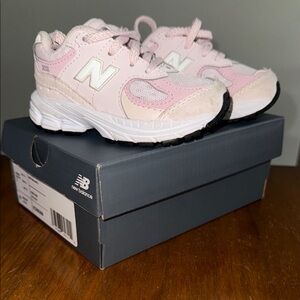 New Balance Pink Sneakers Classic Design 2002